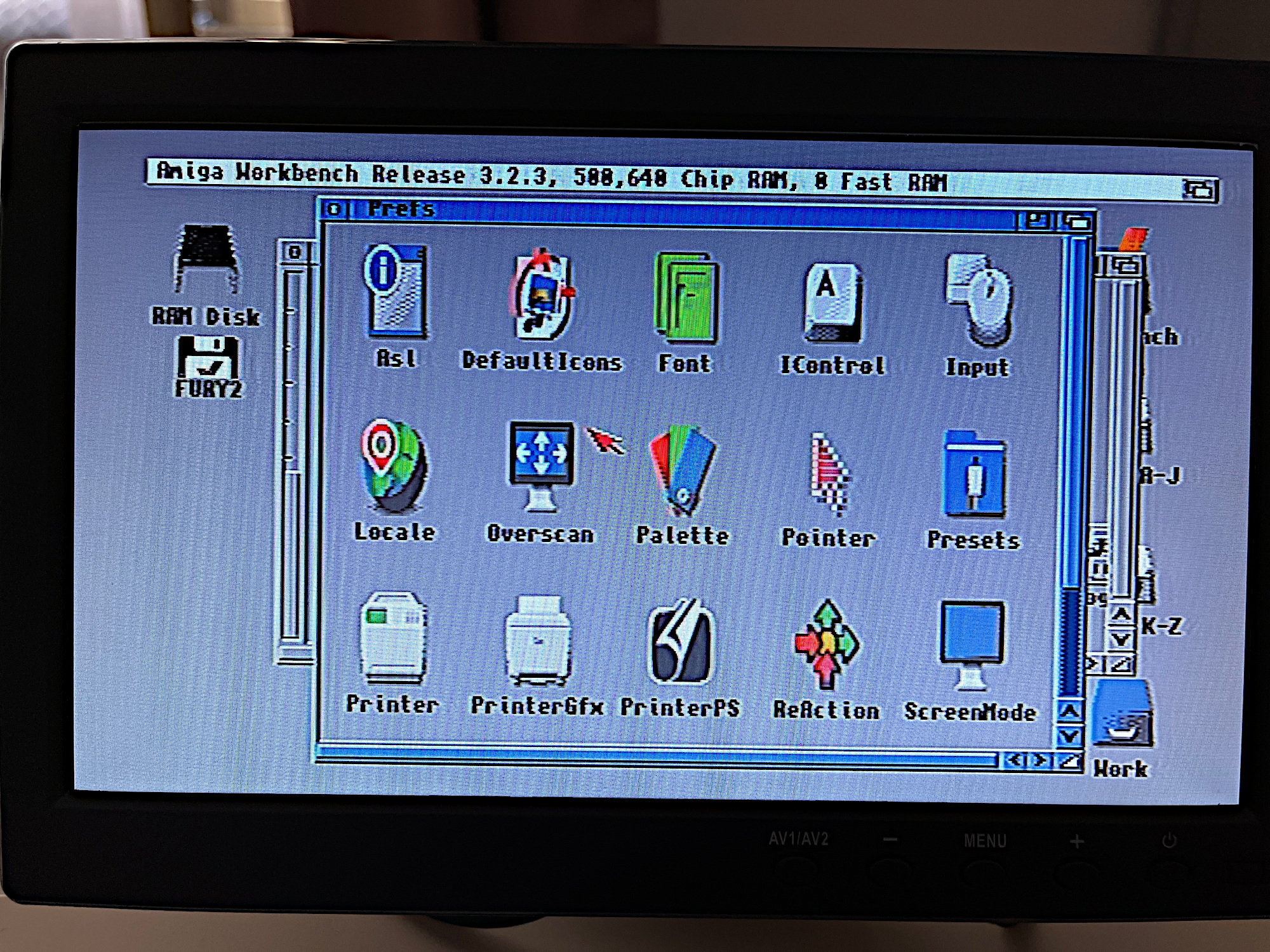 A již běžící AmigaOS 3.2, ofoceno z obrazovky. Podnabídka nastavení.