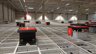 Roboti v distribučním centru společnosti Rohlík