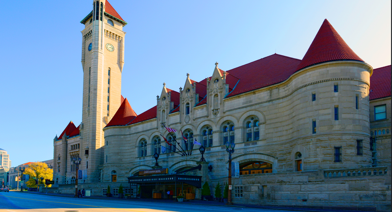 Nádražní budovy jako hotely
