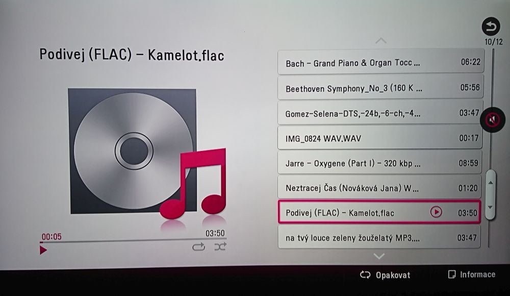 Při přehrávání hudby přes USB se následně otevře takováto nabídka.