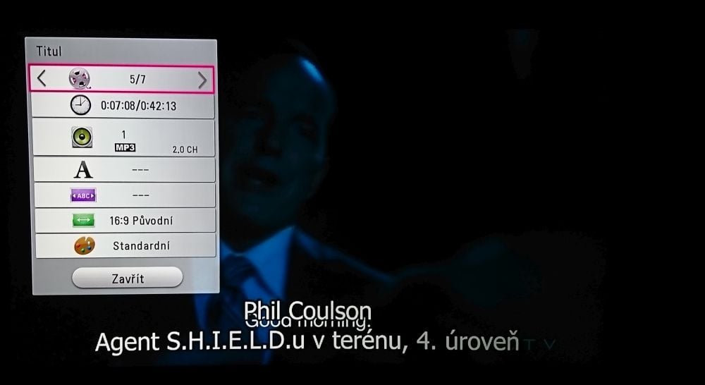 Ve videu přes kontextové menu vyberete audio stream či upravíte třeba velikost externích titulků.