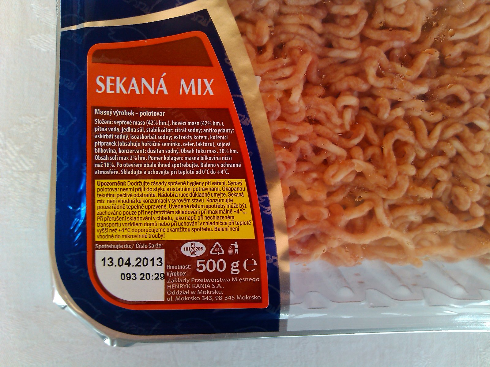 Sekaná mix, polotovar: 84 % masa, 0,5 kg za 54,70 Kč (bylo ve slevě za 39,90 Kč, jako u osattních počítáme plnou cenu), 109,40 Kč/kg výrobku. Výrobce: Henryk Kania, Polsko. Ve složení: voda, sůl, stabilizátor, antioxidant, askorbát sodný, isoaskorbát sodný, extrakty koření, kořenící přípravek, sójová bílkovina, konzervant