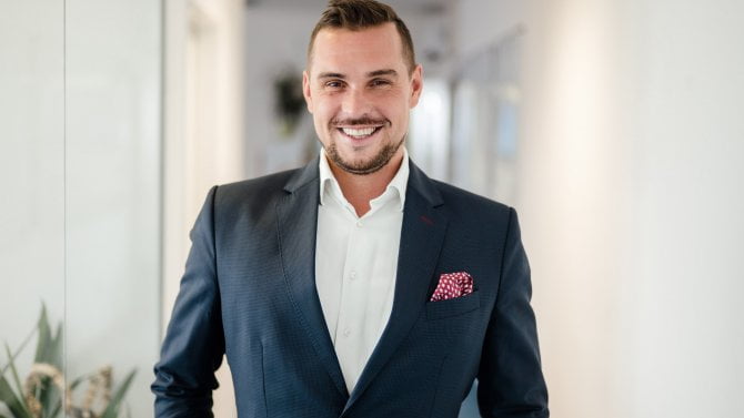 Chytrý AI úředník do každé vesnice? Chatboti schopní odpovídat na dotazy lidí můžou českým obcím výrazně ušetřit náklady