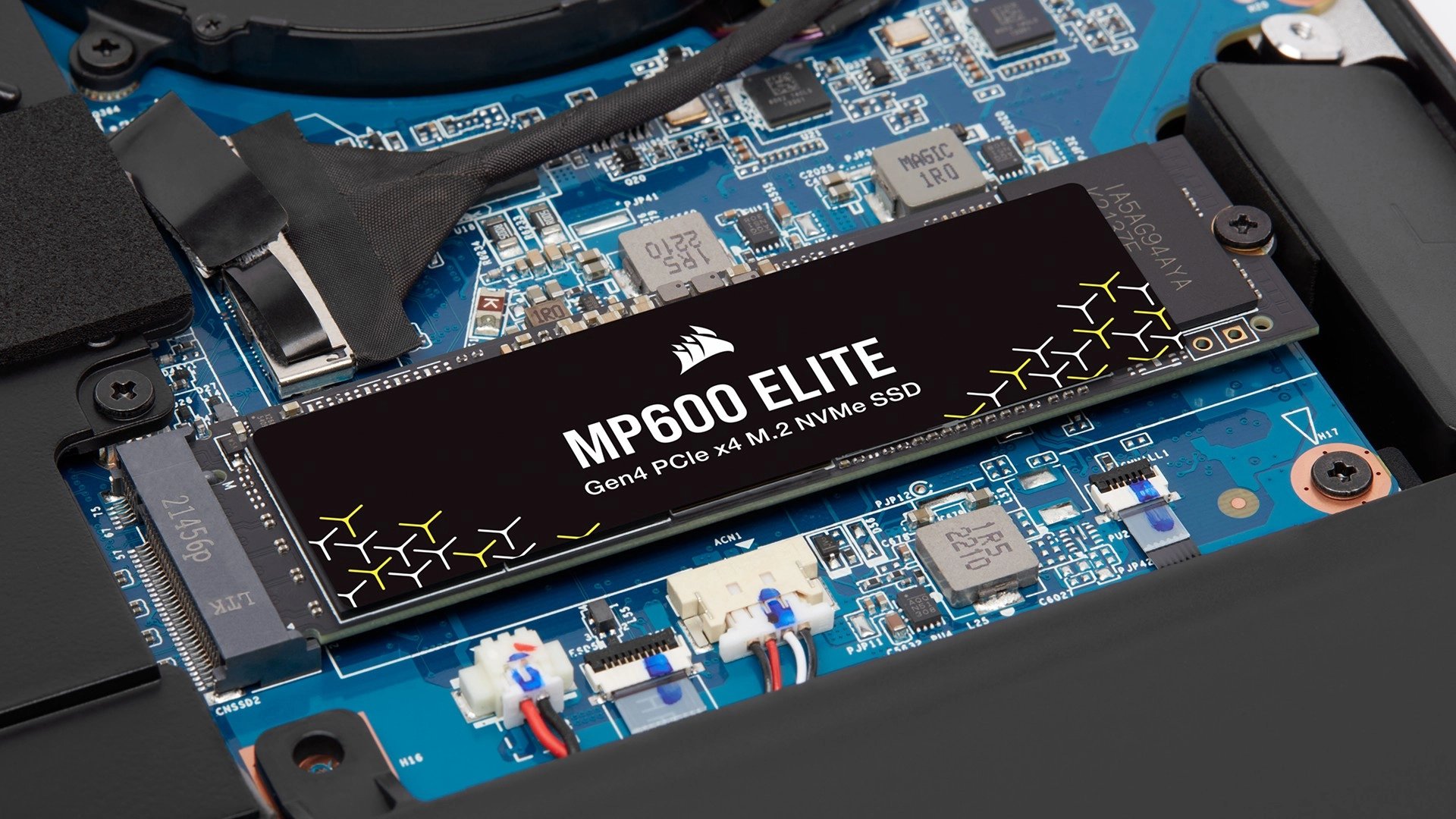 NVMe SSD Corsair MP600 Elite v notebooku