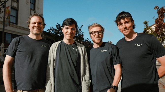 Americká Expo kupuje český SteerCode. Malý tým se má stát základem AI‑first mobilní platformy