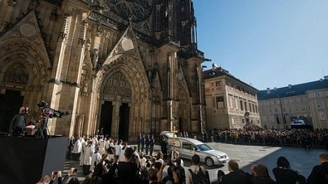 Náhledový obrázek - Smuteční mše za Gotta se zúčastnili politici, umělci a další osobnosti