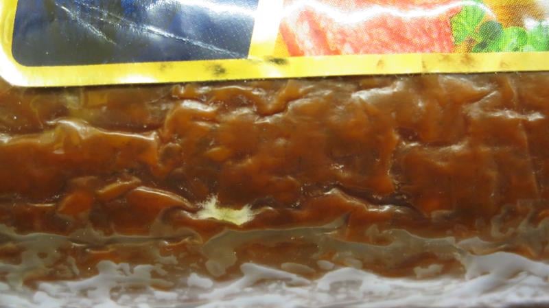 Lidl, Nové Město na Moravě: Vysočina PIKOK - pod obalem byly patrné kolonie plísní. Při kontrole nebyly zjištěny nevyhovující teploty skladování tohoto výrobku. Výrobek neměl prošlé datum minimální trvanlivosti. Výrobce: Masokombinát Polička