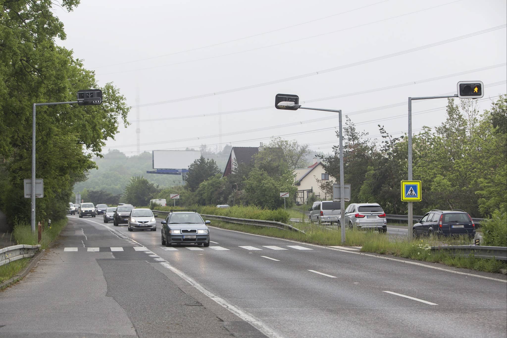Praha zruší bizarní přechod přes dálnici. Postaví tunel a zvýší rychlost