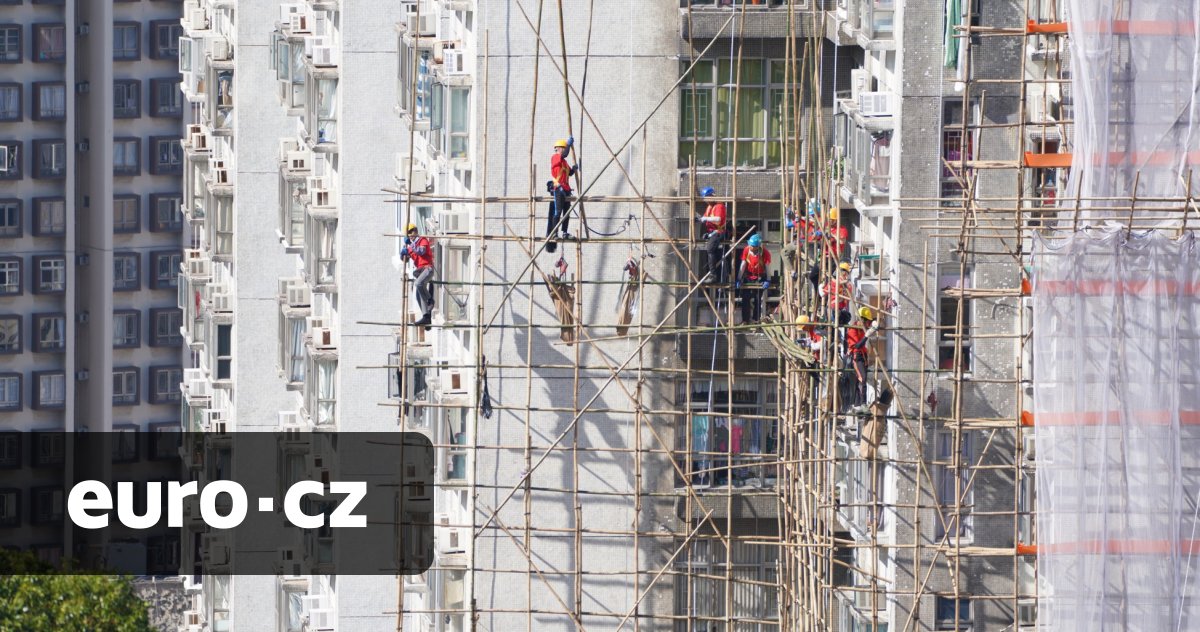 Při stavbě mrakodrapů se v Hongkongu bez bambusu neobejdou. Tradiční lešenářská technika získala i mezinárodní uznání