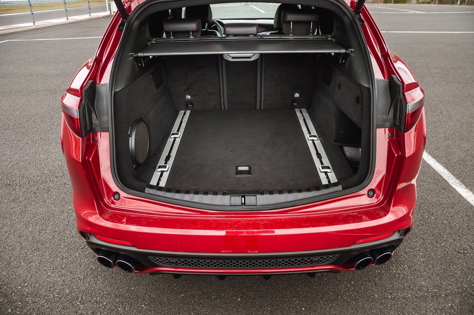 2019-03-giulia-qv-vs-stelvio-qv-23.jpg