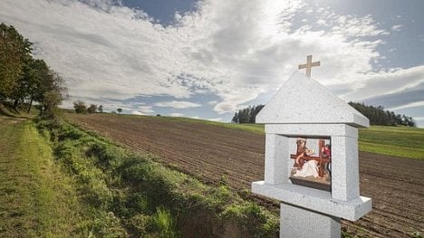 Náhledový obrázek - Ústavní soud ušetřil církvím miliardy. Zrušil zdanění náhrad z restitucí