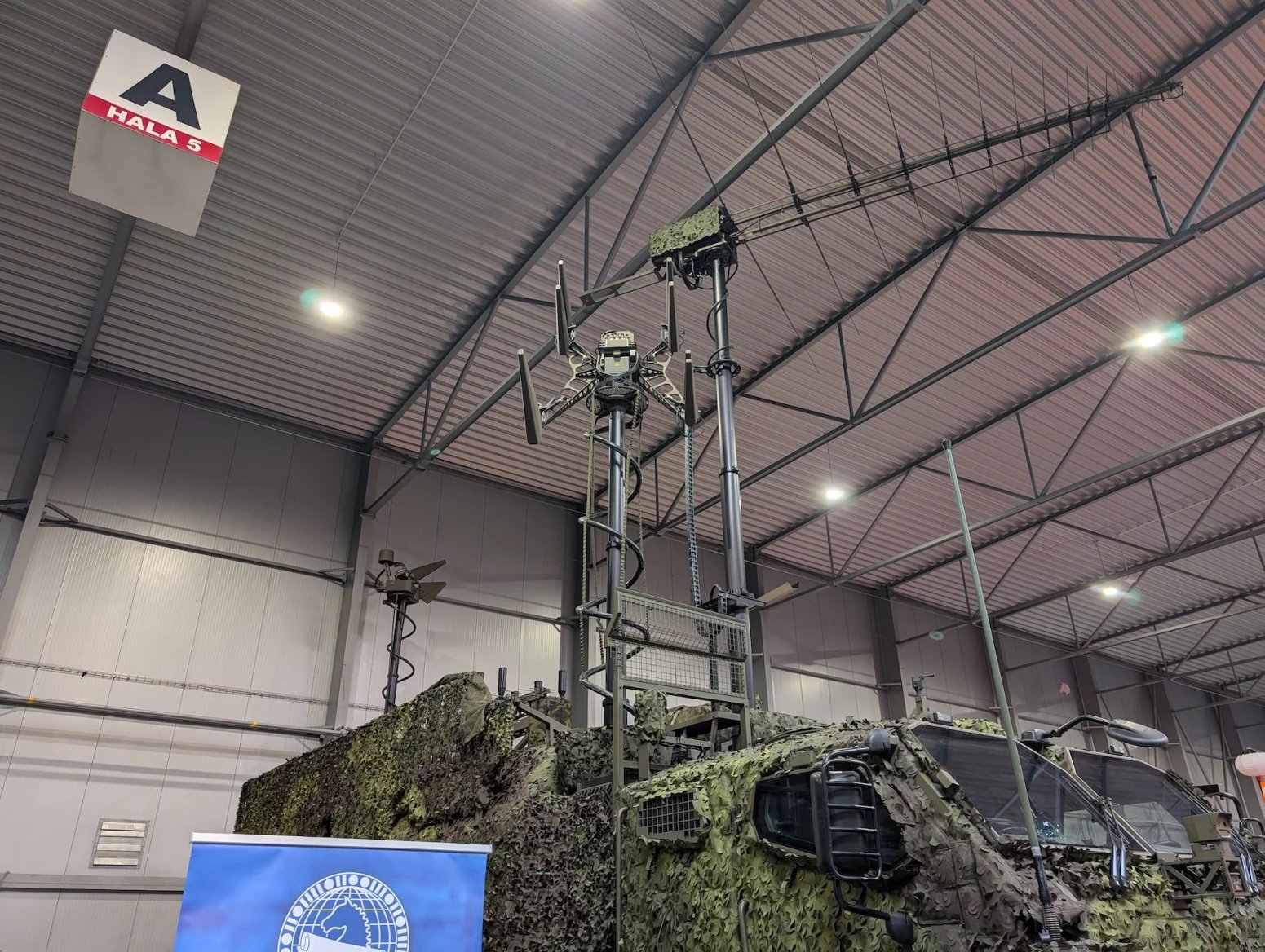 Rušička STARKOM, české kladivo na signály