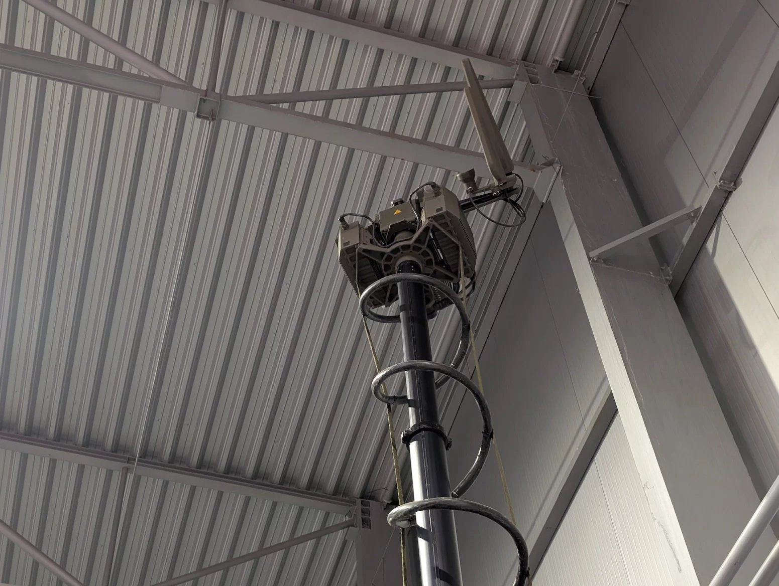 Rušička STARKOM, české kladivo na signály