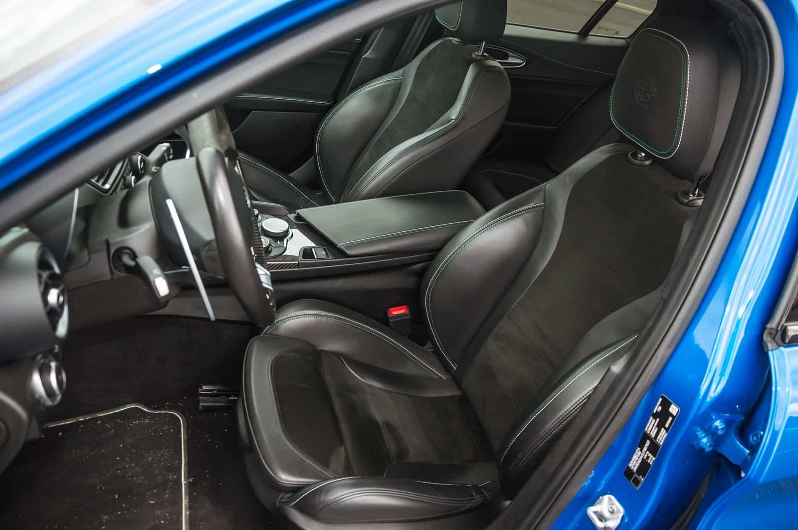2019-03-giulia-qv-vs-stelvio-qv-41.jpg
