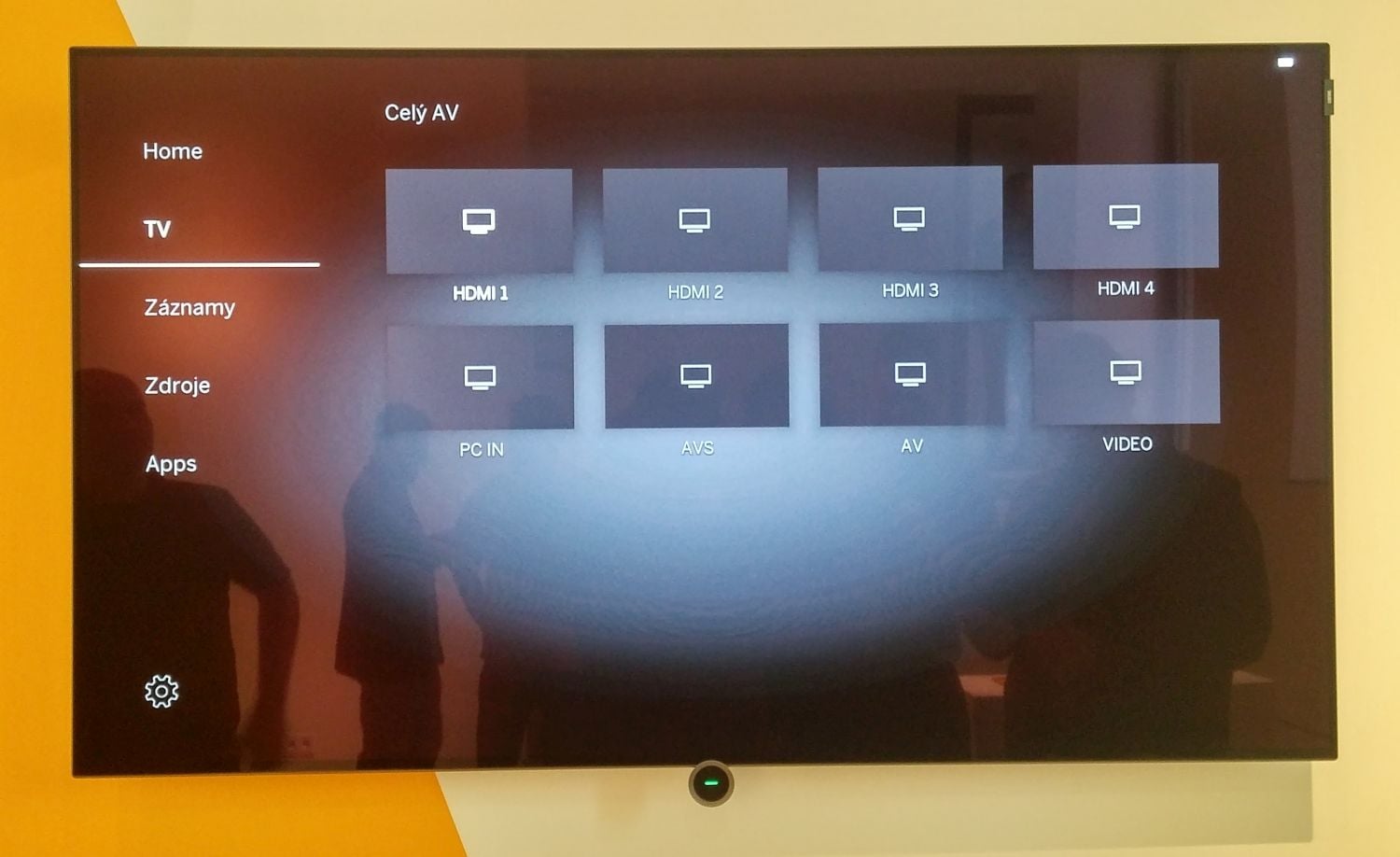 Loewe Bild 7 - domácí menu