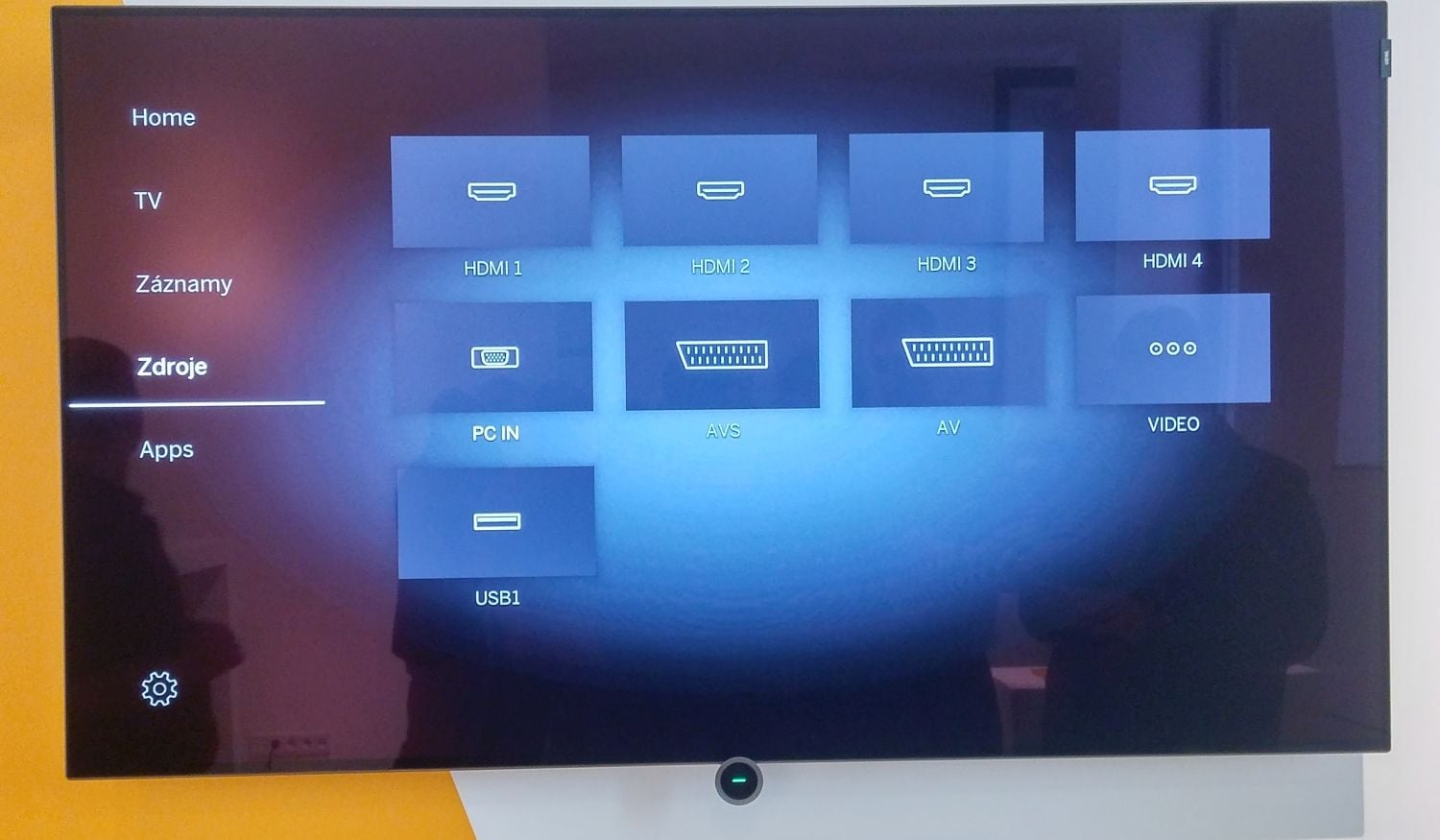 Loewe Bild 7 - domácí menu