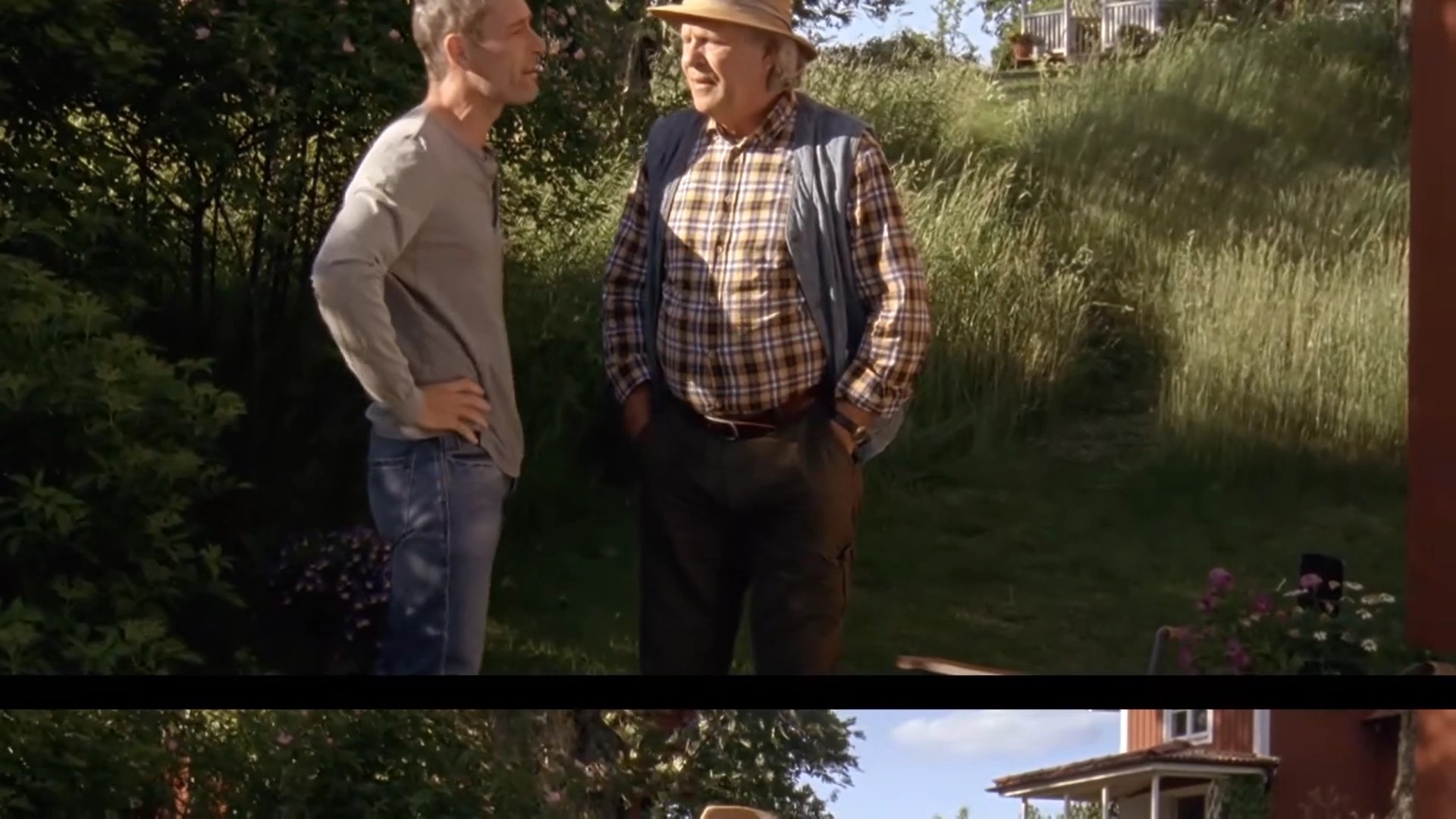 Obnovené vysílání hlavního programu TV Barrandov provázejí poruchy v obraze, občas se znovu objeví monoskop. Chybí také logo.