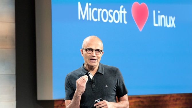 https://i.iinfo.cz/images/Microsoft loves Linux 2015