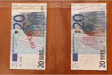 Padělané bankovky ve srovnání s originálem.
