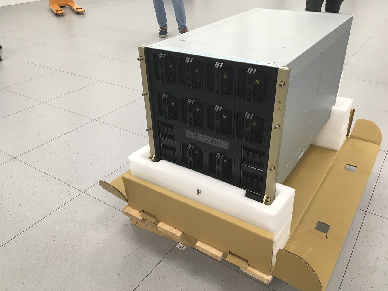 Spuštění superpočítače Nvidia DGX-2 na IT4Innovations v Ostravě