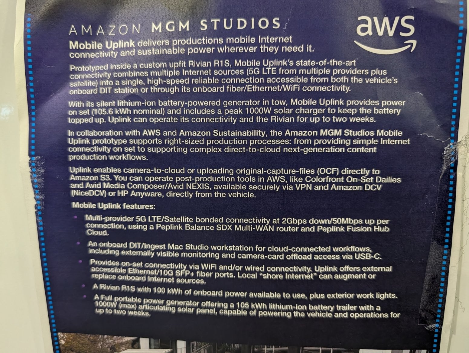 Auto Rivian R1S s mobilním připojením k internetu od AWS