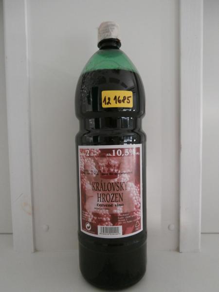 Červené víno KRÁLOVSKÝ HROZEN: Do vína byla přidána voda. Ve víně byl zjištěn nadlimitní obsah etanolu z přidaného cukru.