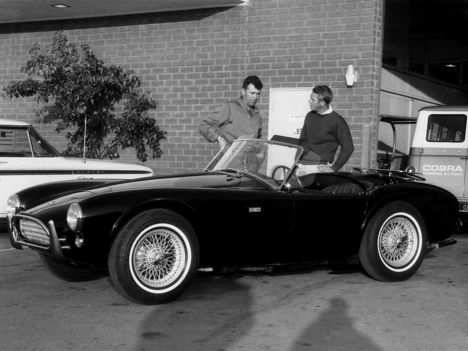 2019-05-shelby_cobra_roadster.jpg