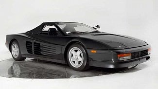 Náhledový obrázek - Na prodej je unikátní Ferrari Testarossa, se kterým jezdil Michael Jackson. Levné není