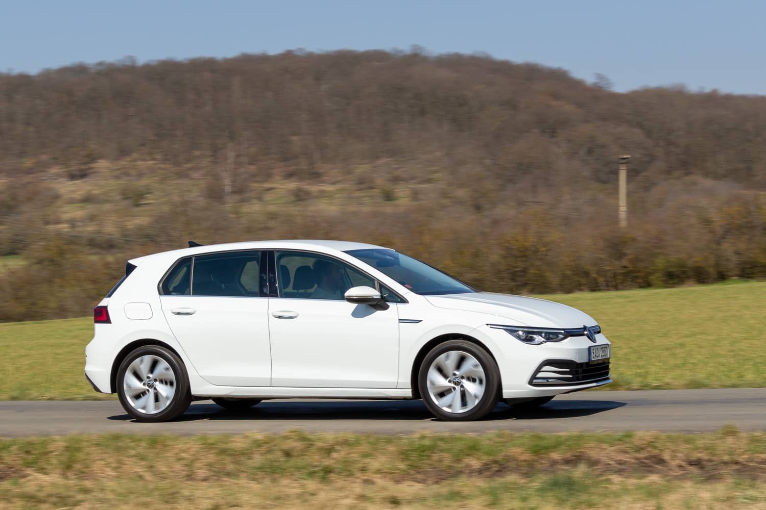 2020-04-Volkswagen-Golf-1.5-eTSI-2020-15.jpg