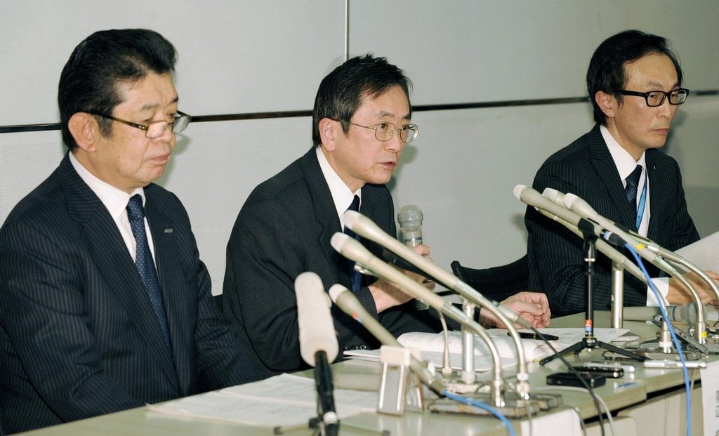 2014-04-boeingy-dreamliner-sedc3ad-na-zemi-v-usa-i-jinc3bdch-zem