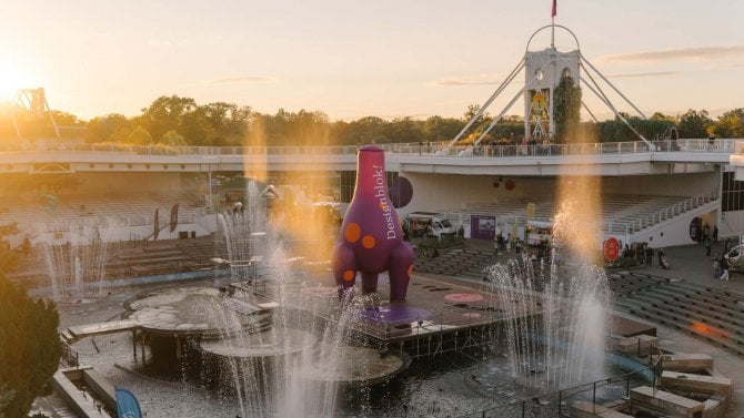 „Fiat lux!“ Příští ročník mezinárodního Designbloku rozsvítí téma světla. Ten letošní lámal rekordy a přilákal téměř 50 tisíc lidí