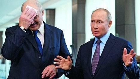 Náhledový obrázek - Licitace o délku řetězu. Lukašenko hraje se Západem a Ruskem dvojí hru