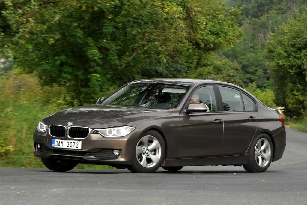 2011-10-bmw-320i-efficient-dynamics-26.jpg