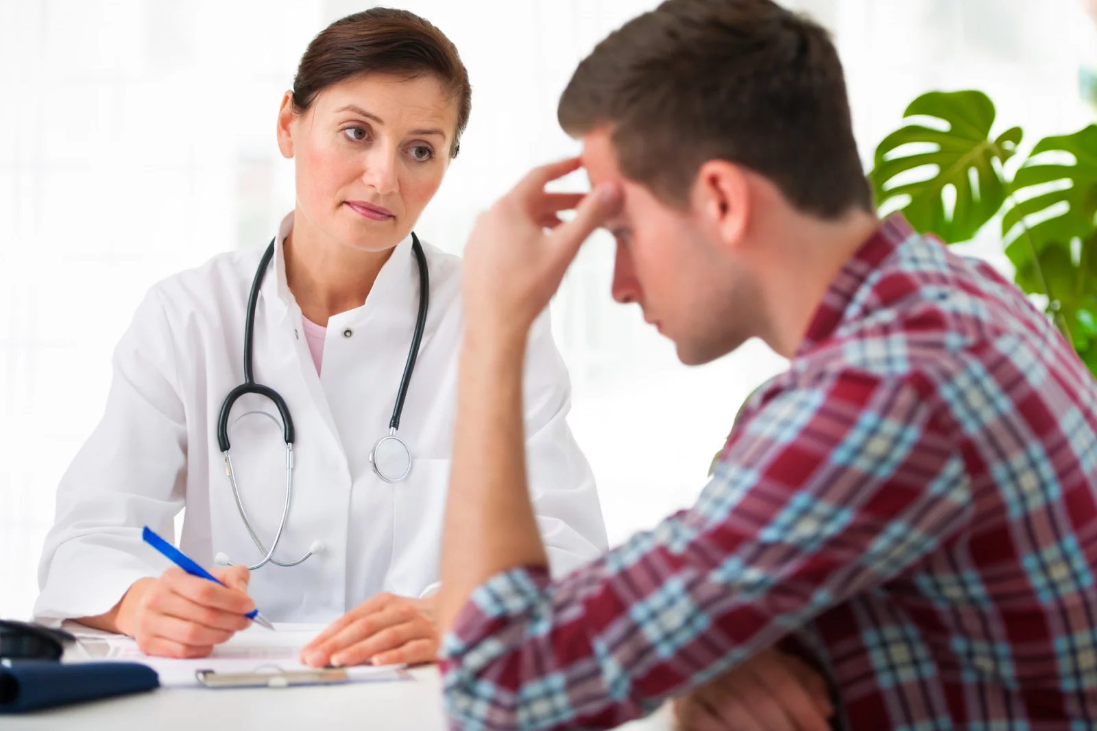 Diagnostika tohoto onemocnění nebývá zcela jednoduchá, naštěstí jsou v současnosti k dispozici diagnostické testy. Kupříkladu Shiromova-Melamedova škála vyhoření je tím nejběžnějším testem v tuzemsku. Zjišťováním přílišného stresu se pak zabývá MENFIT. Jde o test, který si můžete udělat online.