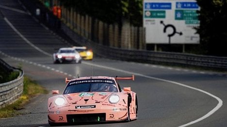 Náhledový obrázek - Legendární Le Mans začíná. Zatím vede Porsche a Toyota