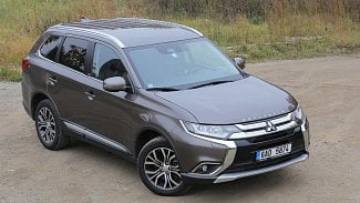 Náhledový obrázek - Velké slevy na rozloučenou? Mitsubishi Outlander spadla cena o 100 tisíc korun