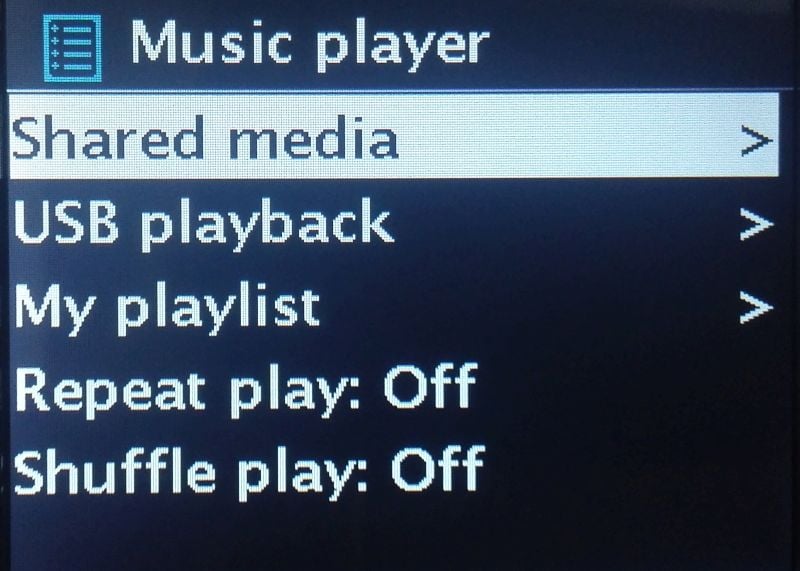 To, co vidíte u Noxonu při práci s muzikou přes USB není zcela běžné, ba právě naopak! A i zde je ovládání jasné a přehledné.