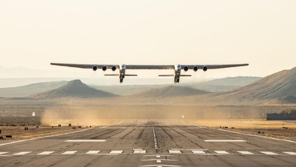 2015-08-stratolaunch-stratolaunch.jpg