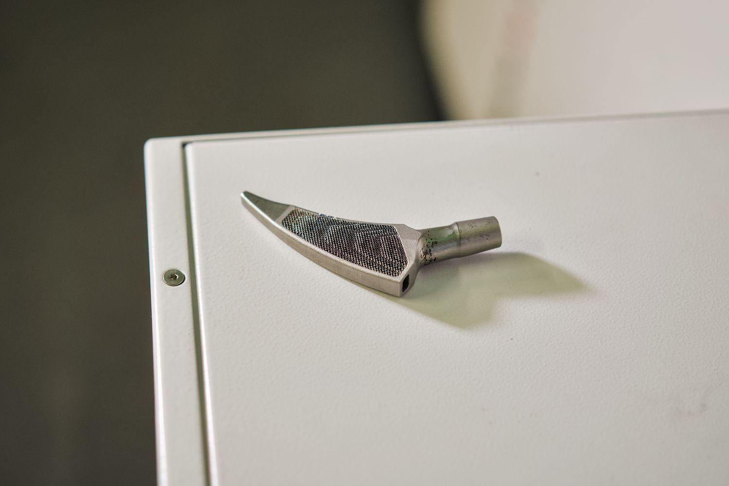 3D tisk kostních implantátů na 3D tiskárně AMCM M 290-1 FLX