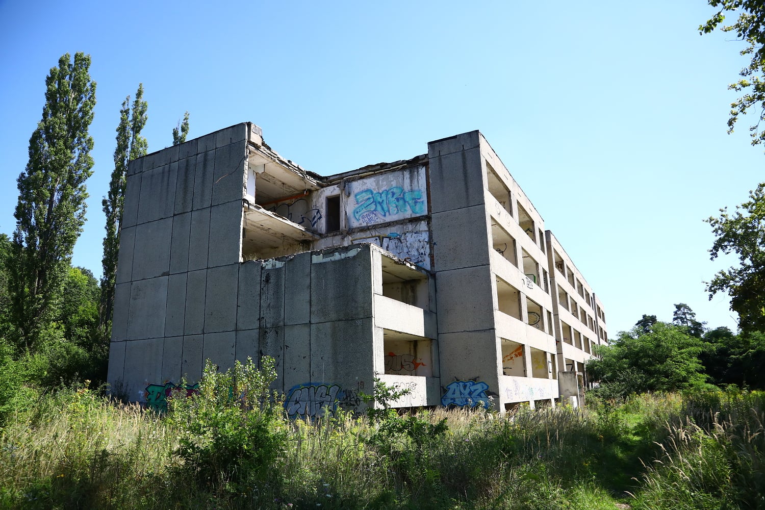 Část bývalého vojenského cvičiště je zamořena azbestem