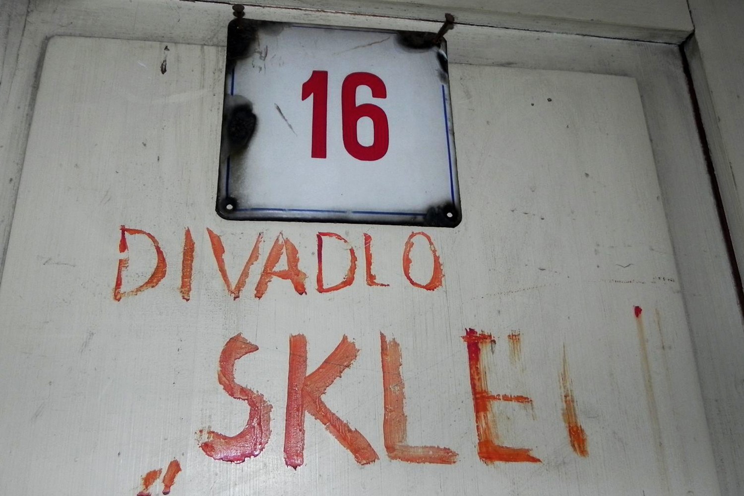 Dokumenty Girl Power, Kino Lucerna a Počátky v České televizi