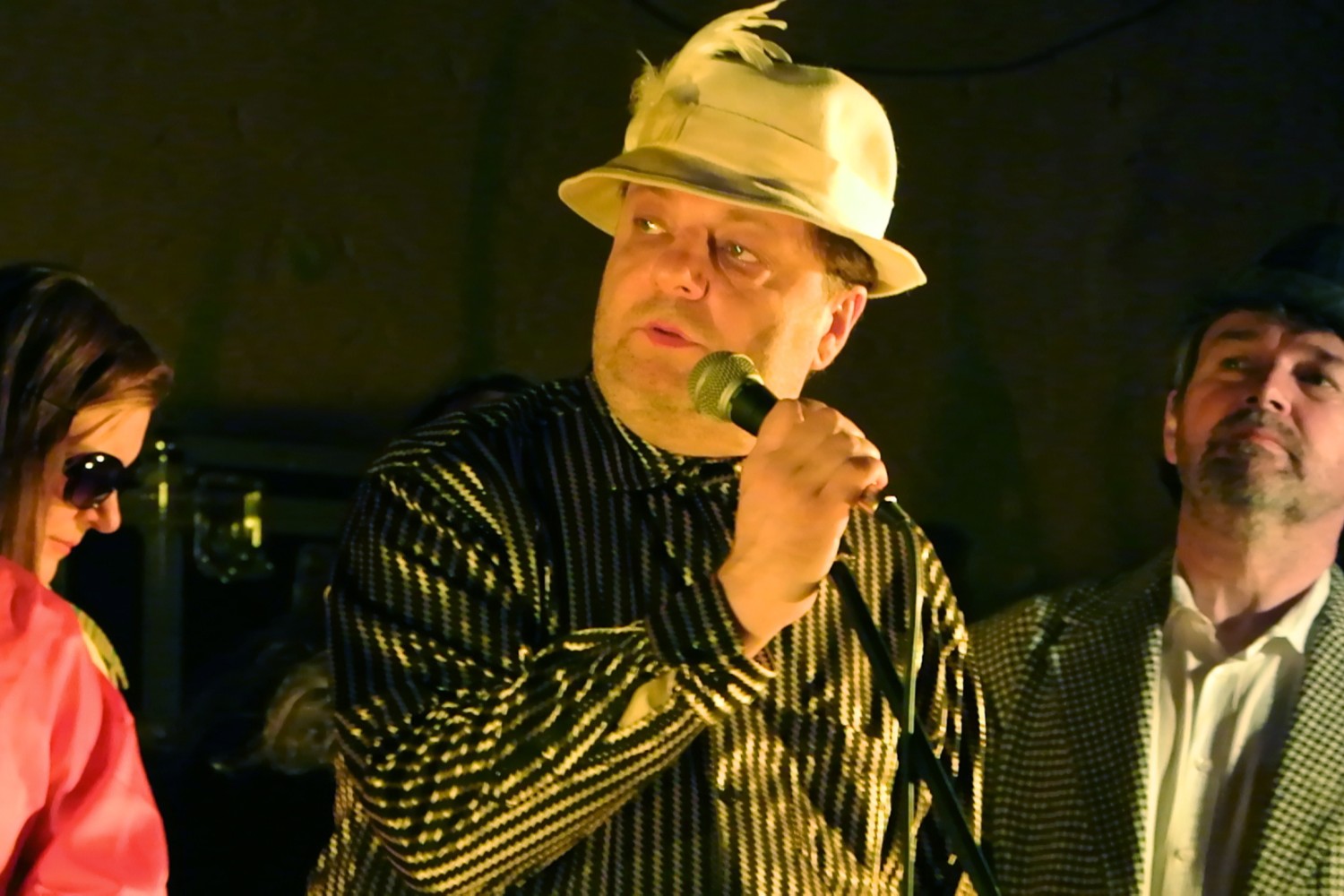 Dokumenty Girl Power, Kino Lucerna a Počátky v České televizi