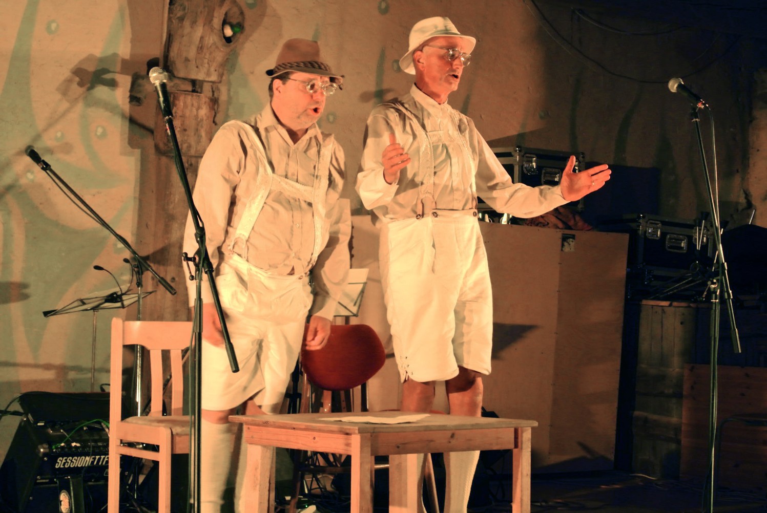 Dokumenty Girl Power, Kino Lucerna a Počátky v České televizi