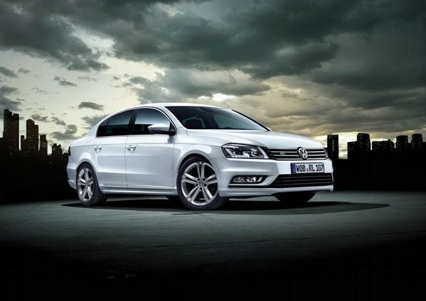 2015-02-volkswagen-passat-r-line.jpg