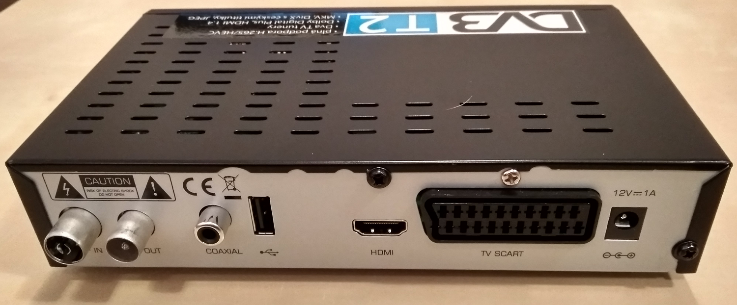 Zadní panel přístroje.