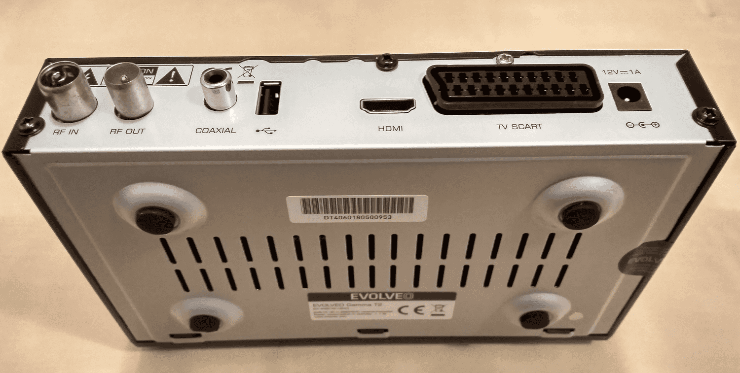 Zadní strana přístroje.