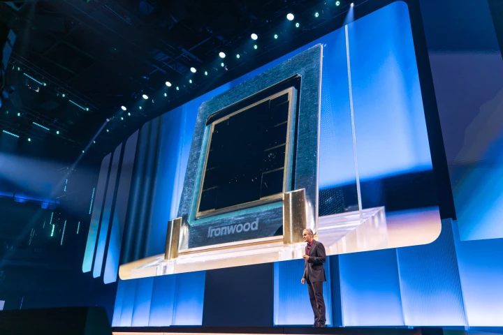 Google odhaluje AI akcelerátor Ironwood, TPU sedmé generace