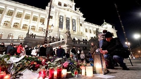 Náhledový obrázek - Přál bych si, aby Palach žil, řekl Zeman. Vyznamenání Plocka odmítl