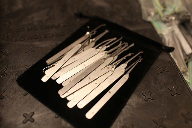 ...místo cyberpunkové hračičky přišlo jako útěcha aspoň obyčejné levné zlodějské náčiní.