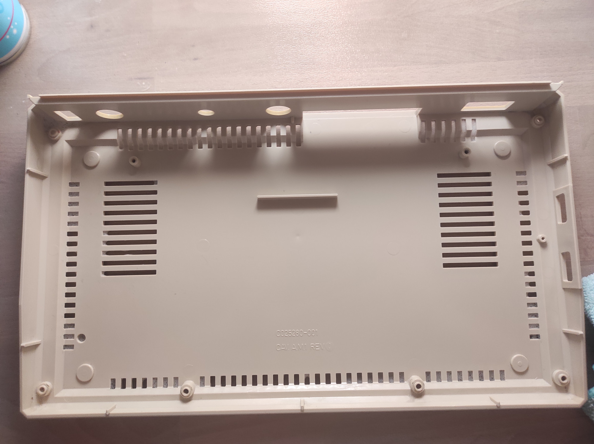 Očištěný spodní kryt zevnitř.